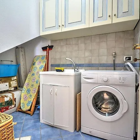 Sleeps 4 Air Con Wifi